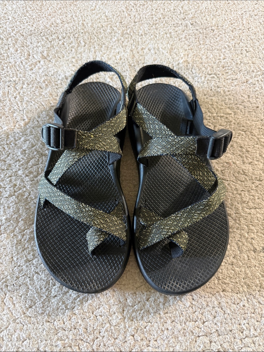 Chaco Z2 Men's Black Sandals with Olive Green Straps Size 10